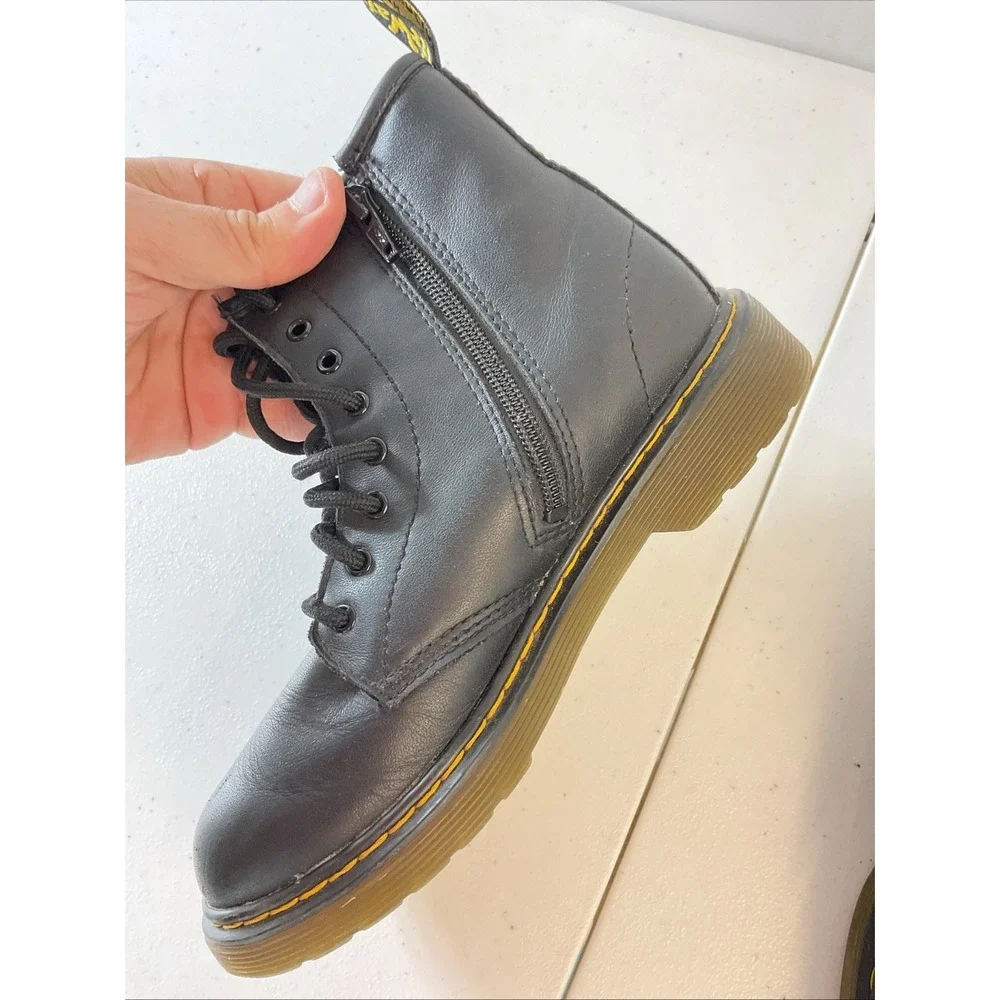 Dr. Martens ‎ Junior 1460 Black Leather 8 Eye Lace Up Boots Size 3